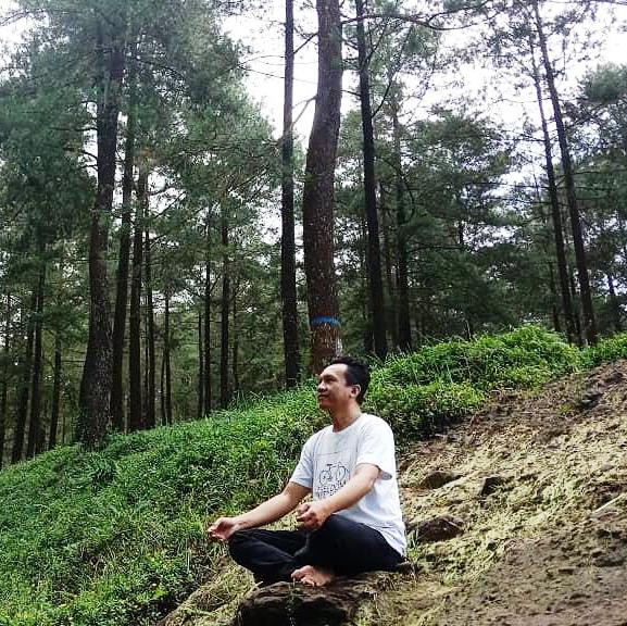 Meditasi ketenangan atau tafakur alam membuat pikiran relaks.